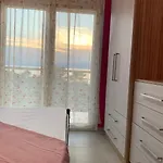 House Maria Elenι 아파트 *